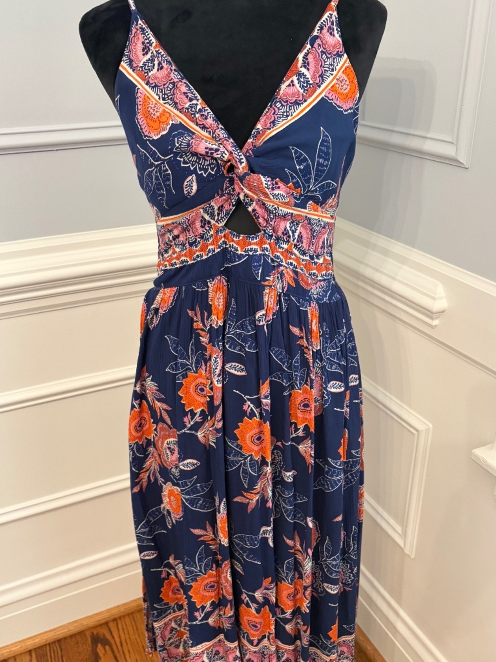 Cute floral dress size small. Blue with orange and brown flowers.